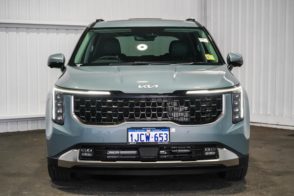 Kia Carnival image 3