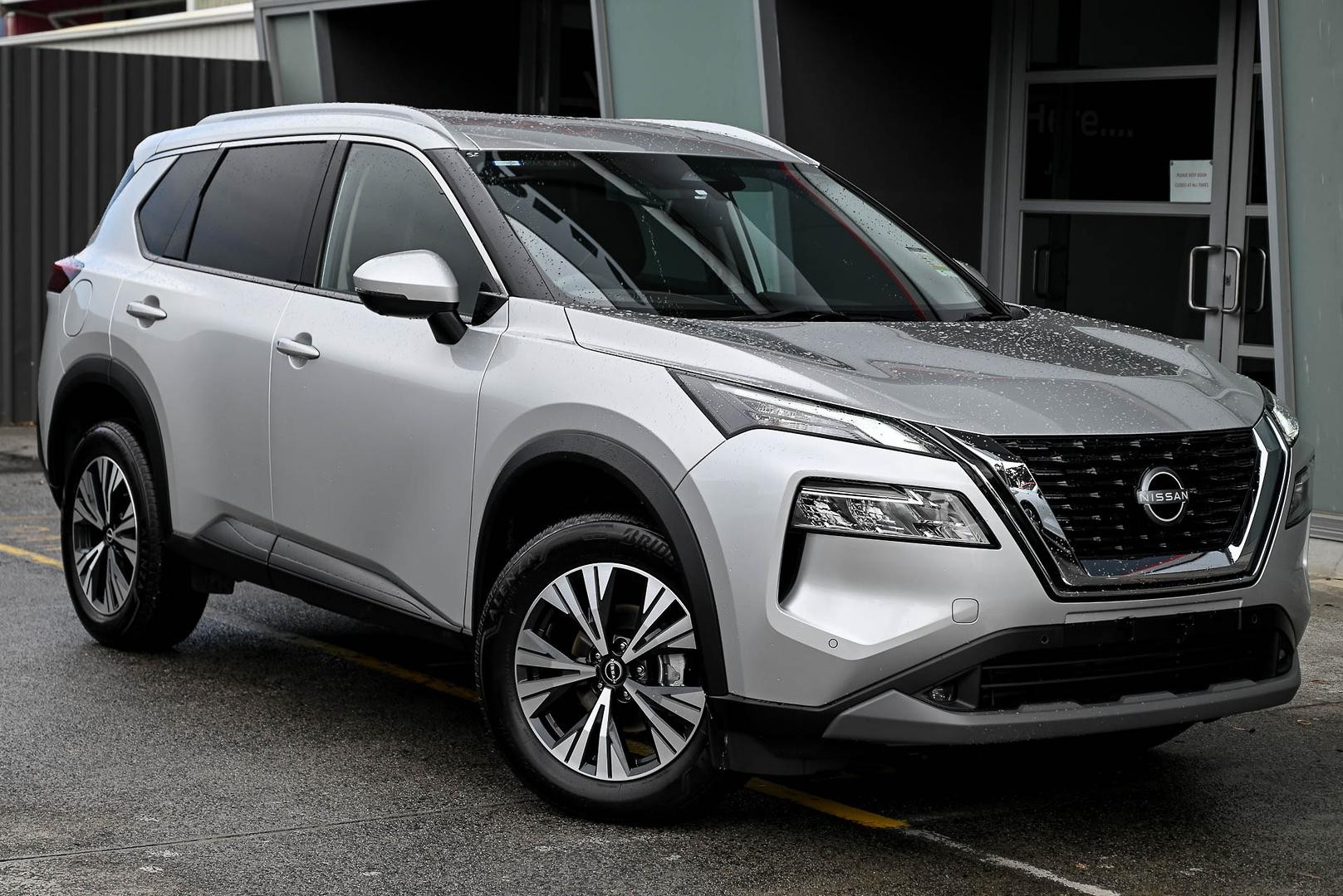 Nissan X-trail image 1
