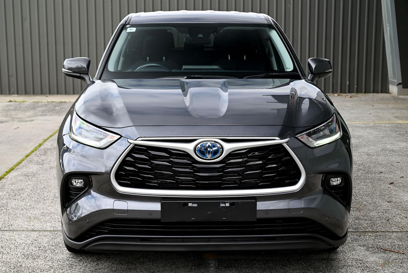 Toyota Kluger image 2