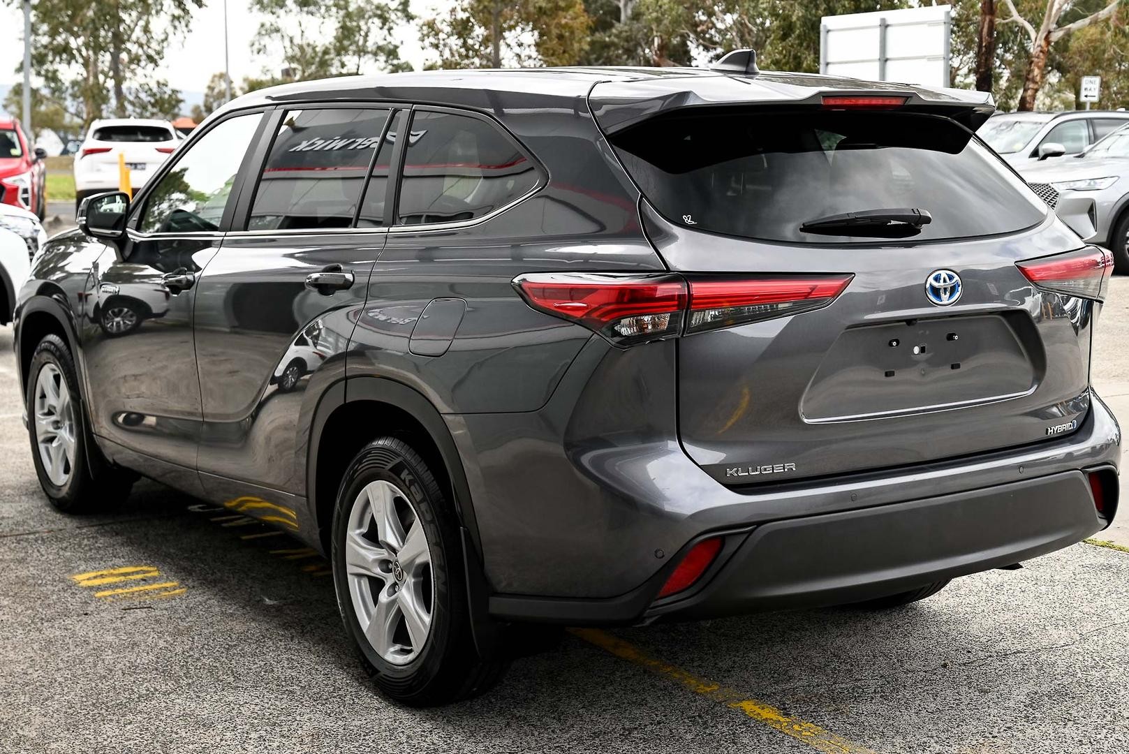 Toyota Kluger image 3