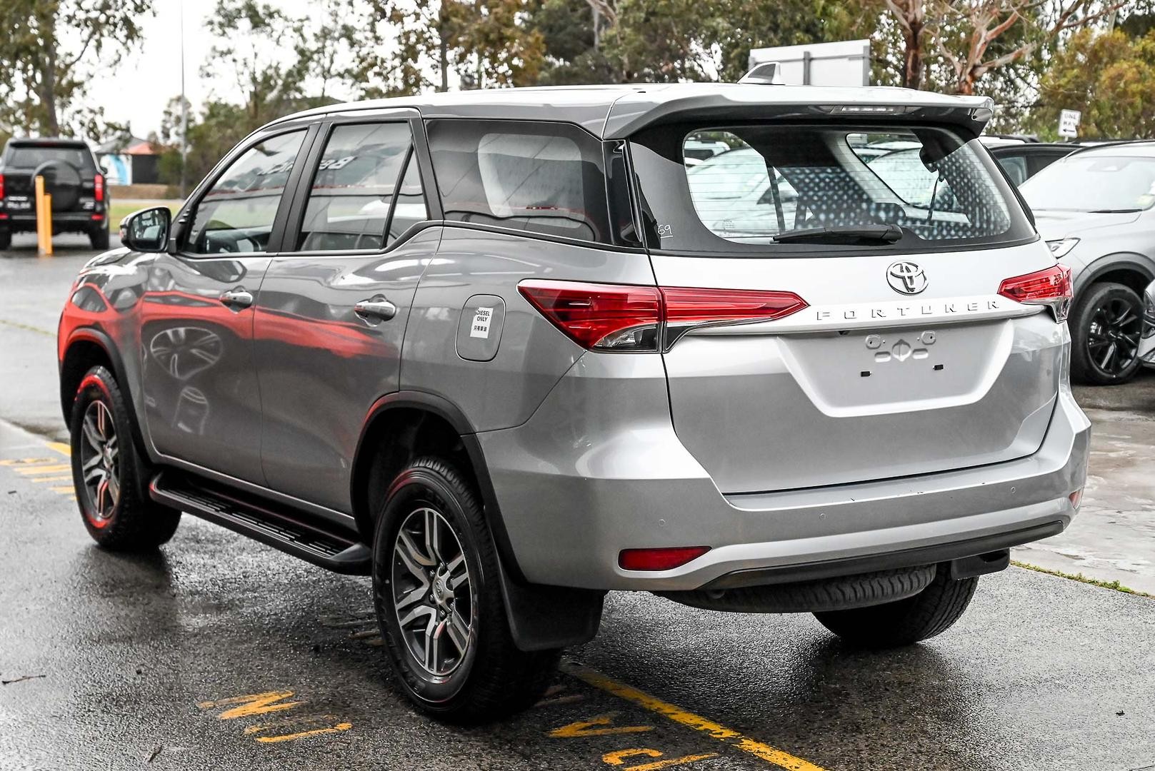 Toyota Fortuner image 3