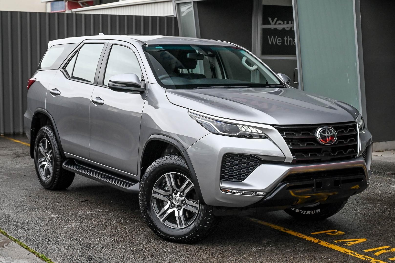 Toyota Fortuner image 1