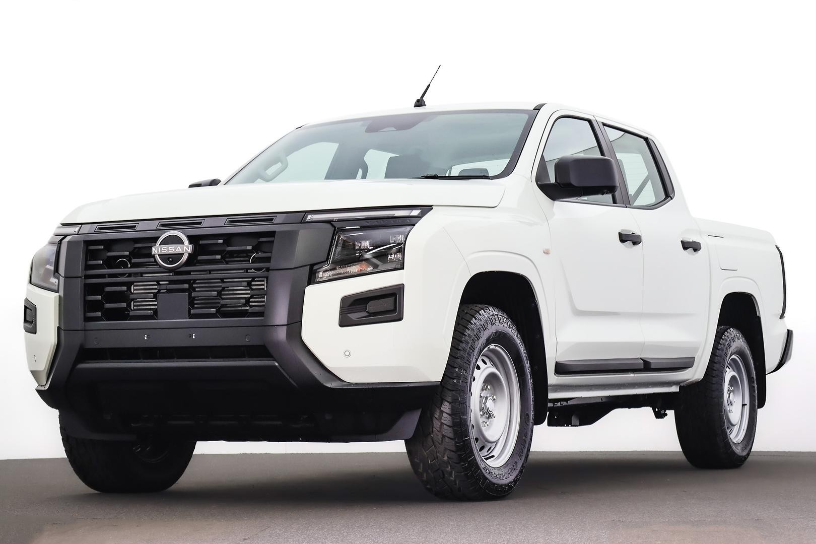 Nissan Navara image 1