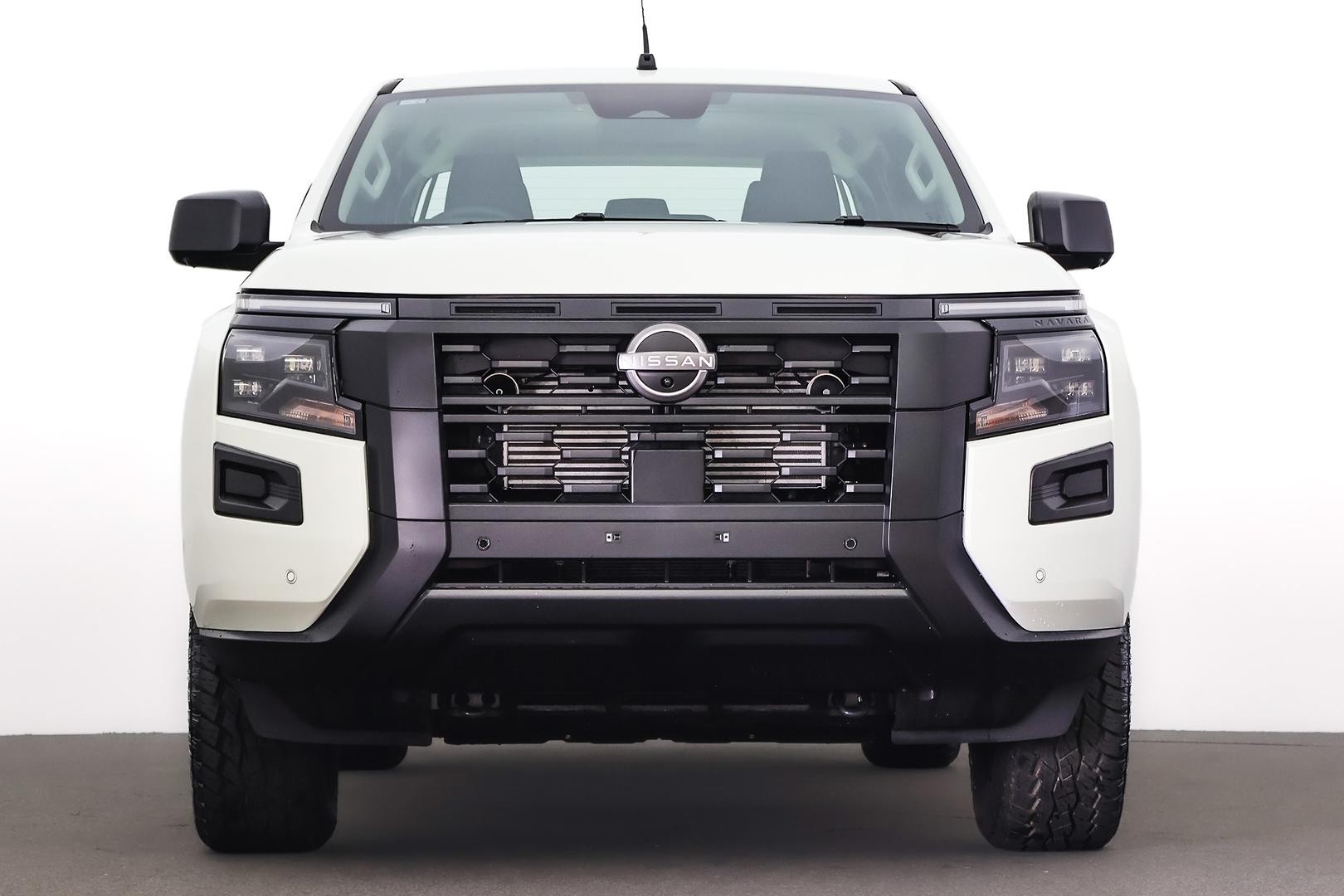 Nissan Navara image 2