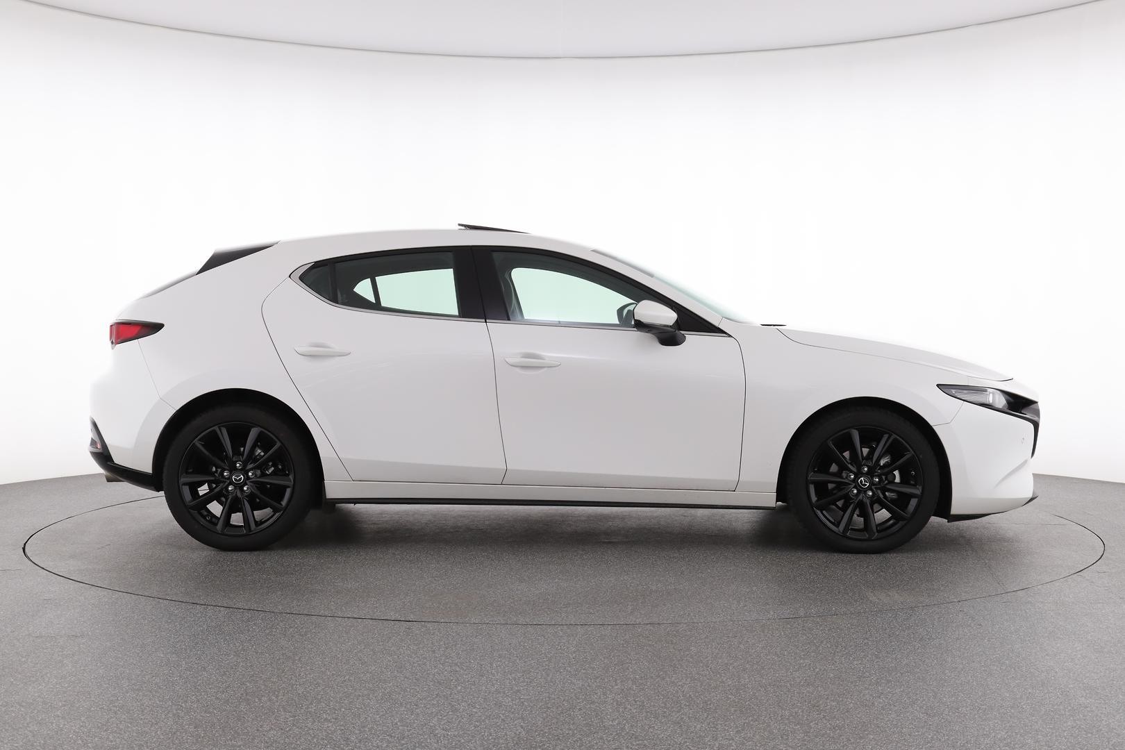 Mazda 3 image 2