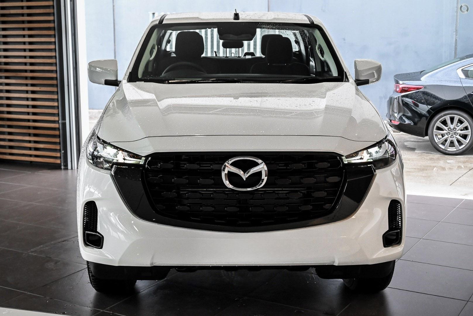 Mazda Bt-50 image 2