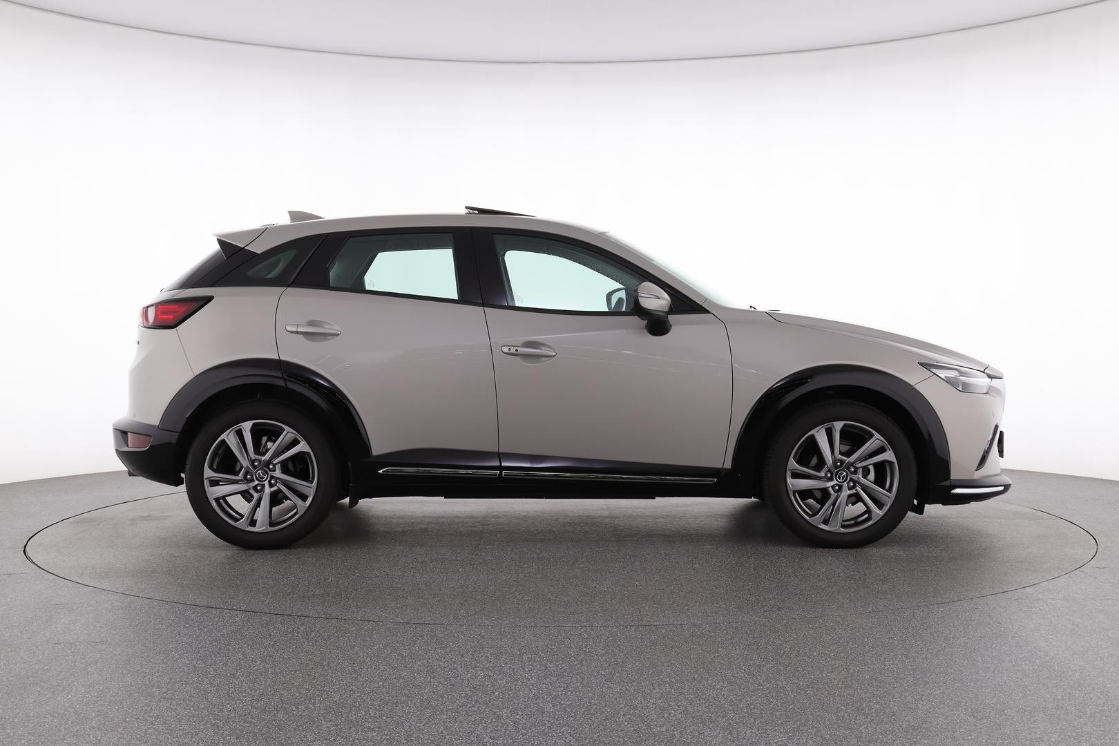 Mazda Cx-3 image 2