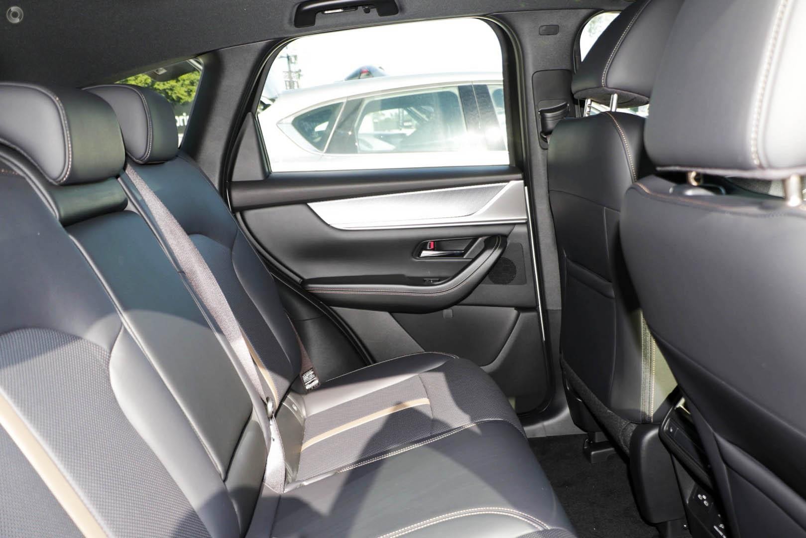 Mazda Cx-60 image 3