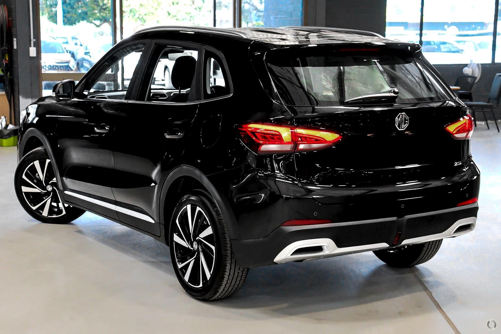 MG Zs image 4