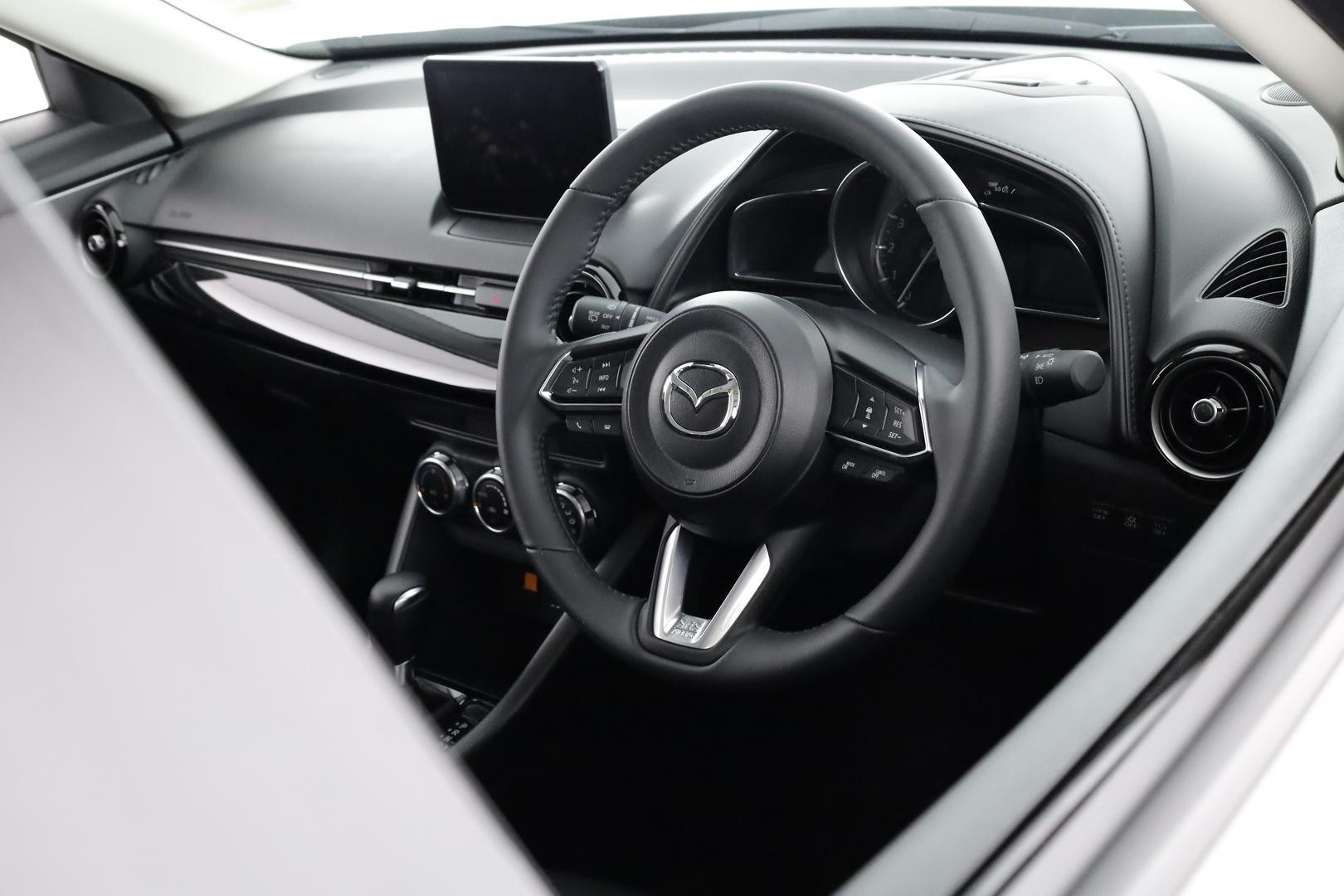 Mazda Cx-3 image 4