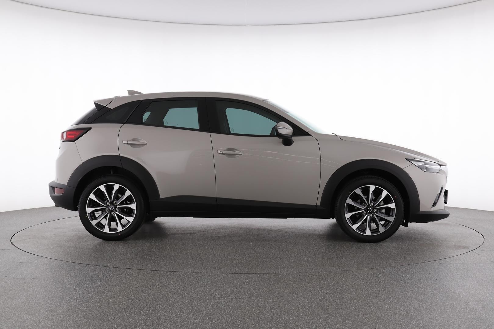 Mazda Cx-3 image 2