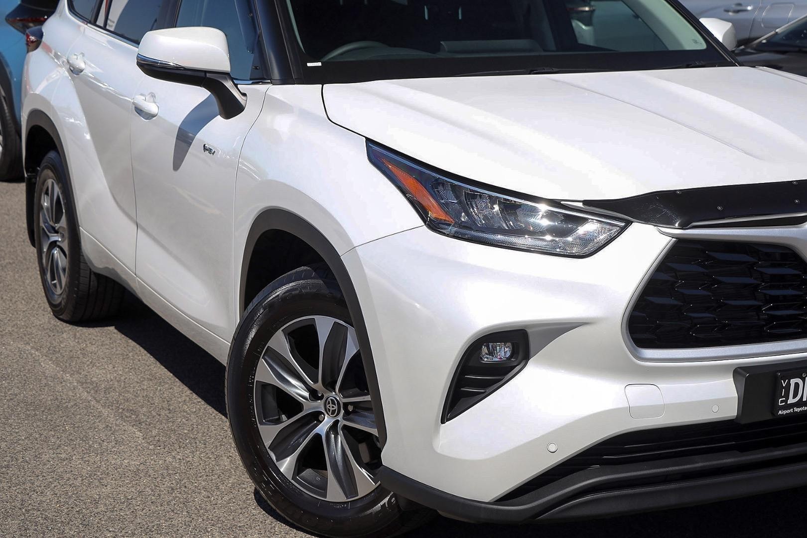 Toyota Kluger image 2