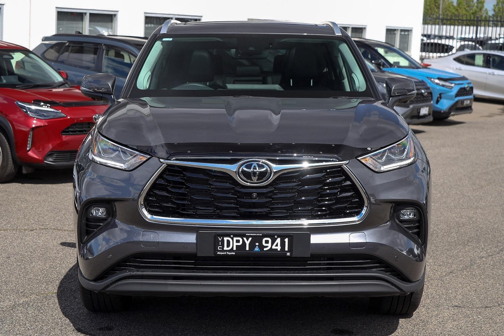 Toyota Kluger image 3