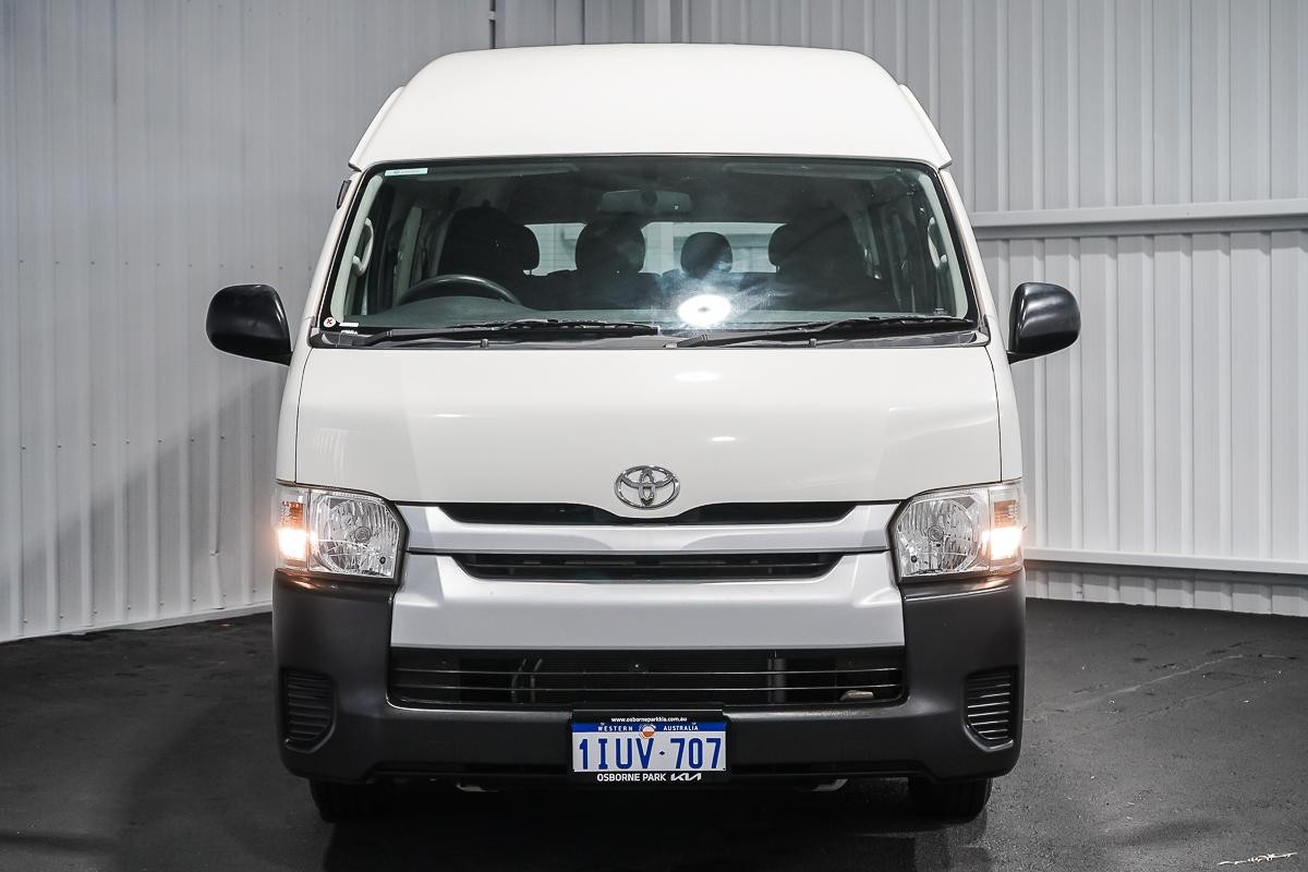 Toyota Hiace image 3
