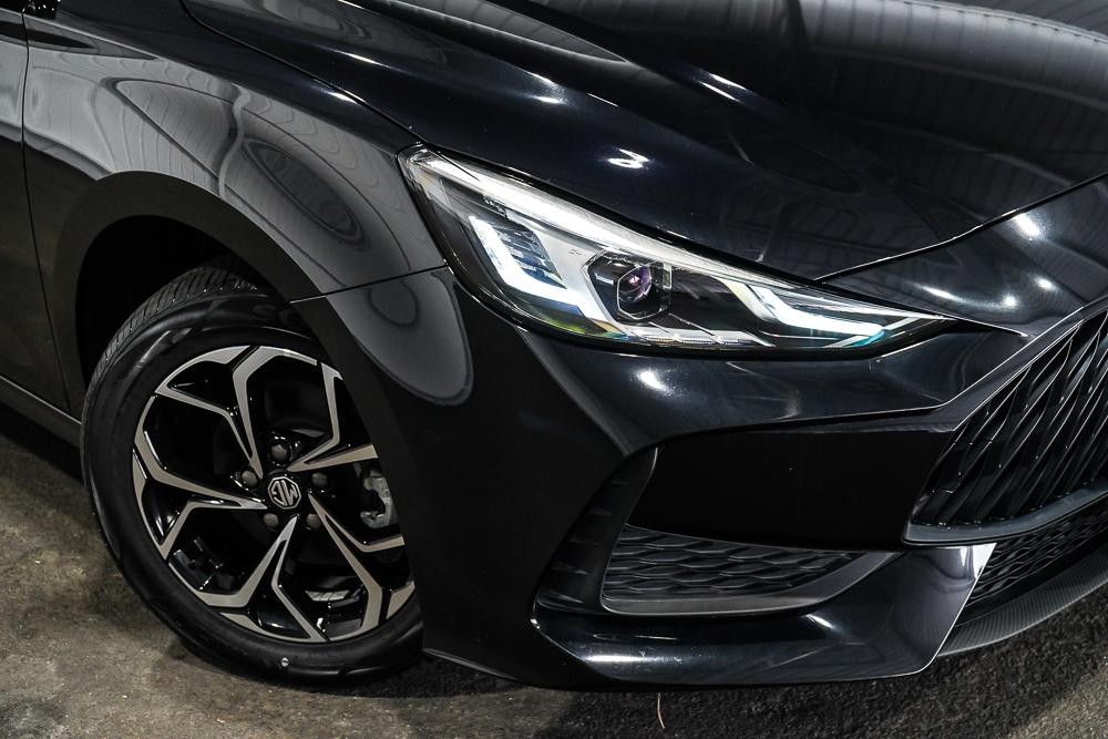MG Mg5 image 2