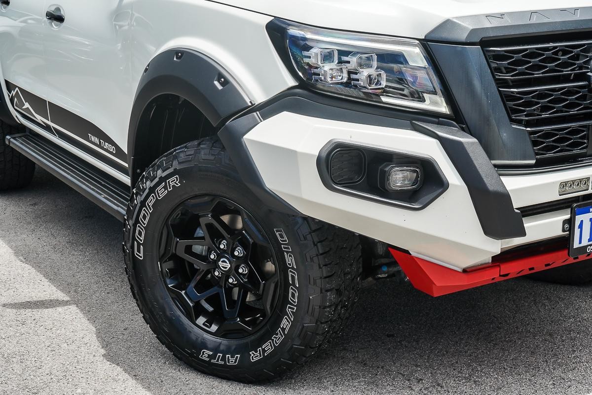 Nissan Navara image 2