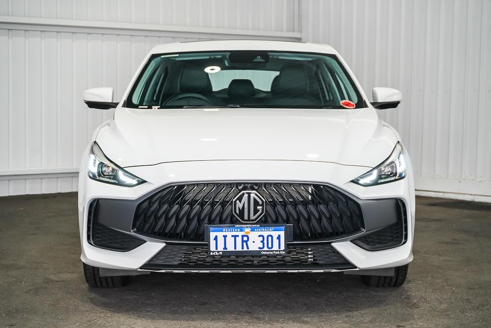 MG Mg5 image 3