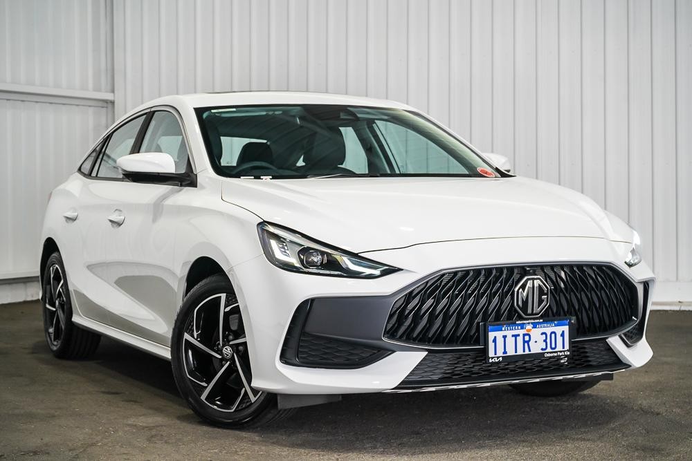 MG Mg5 image 1
