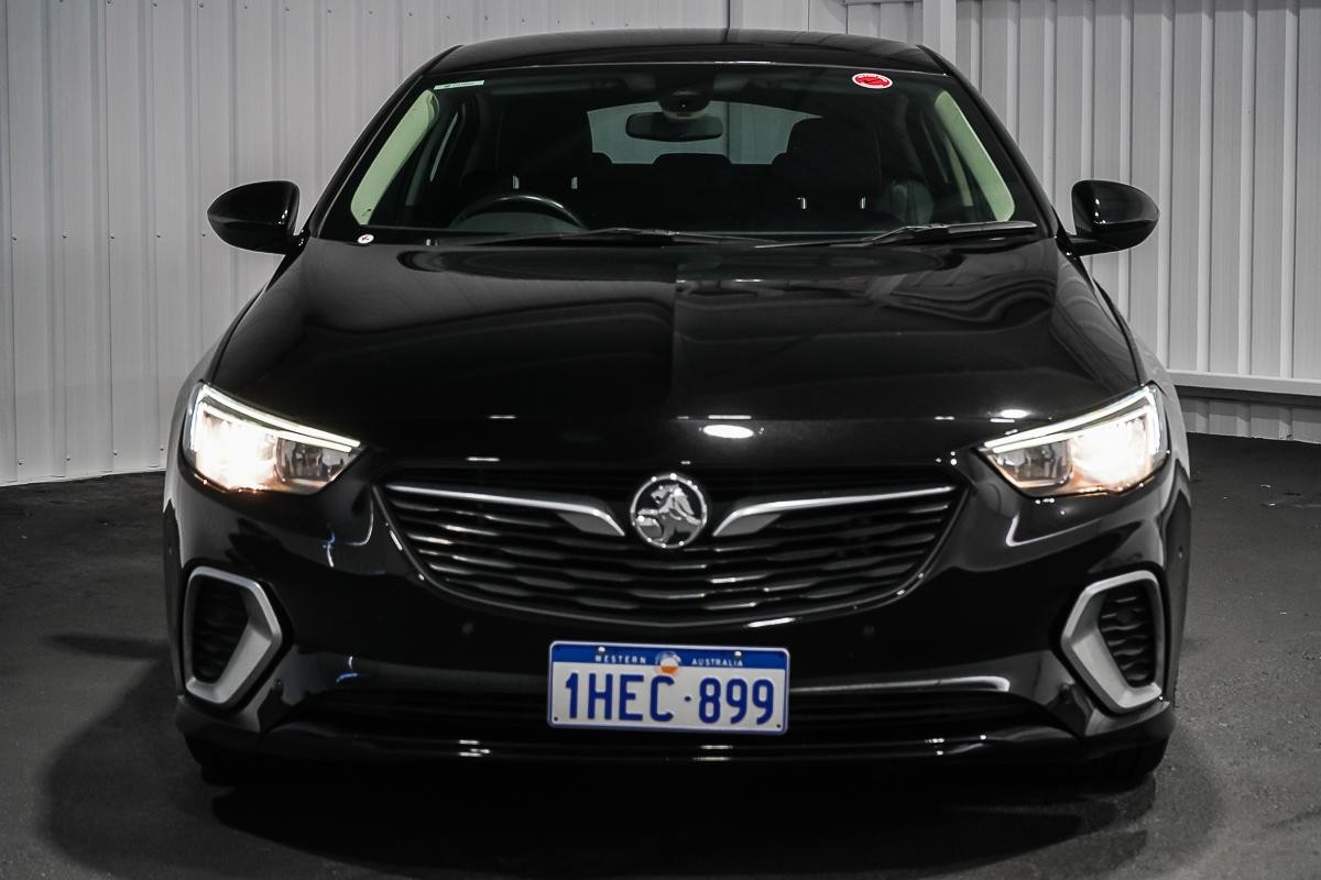 Holden Commodore image 3