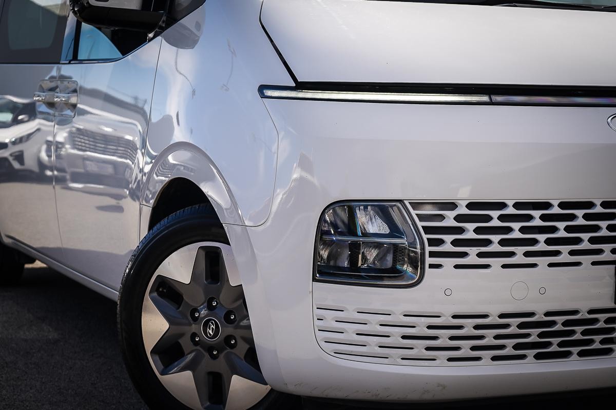 Hyundai Staria image 2