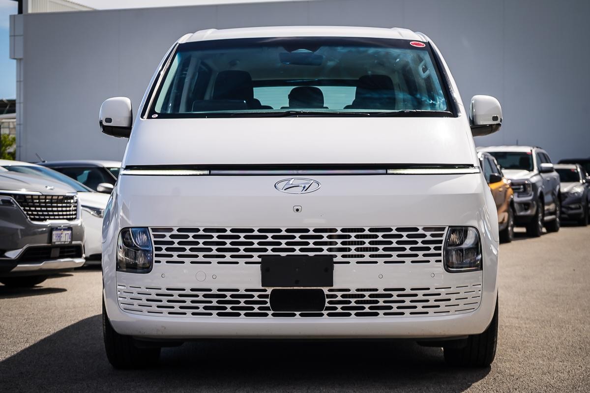 Hyundai Staria image 3