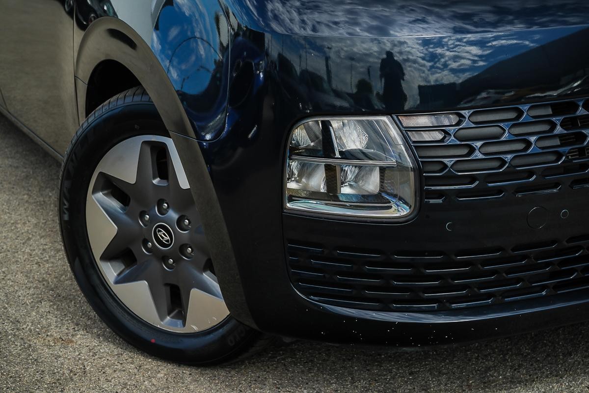 Hyundai Staria image 2