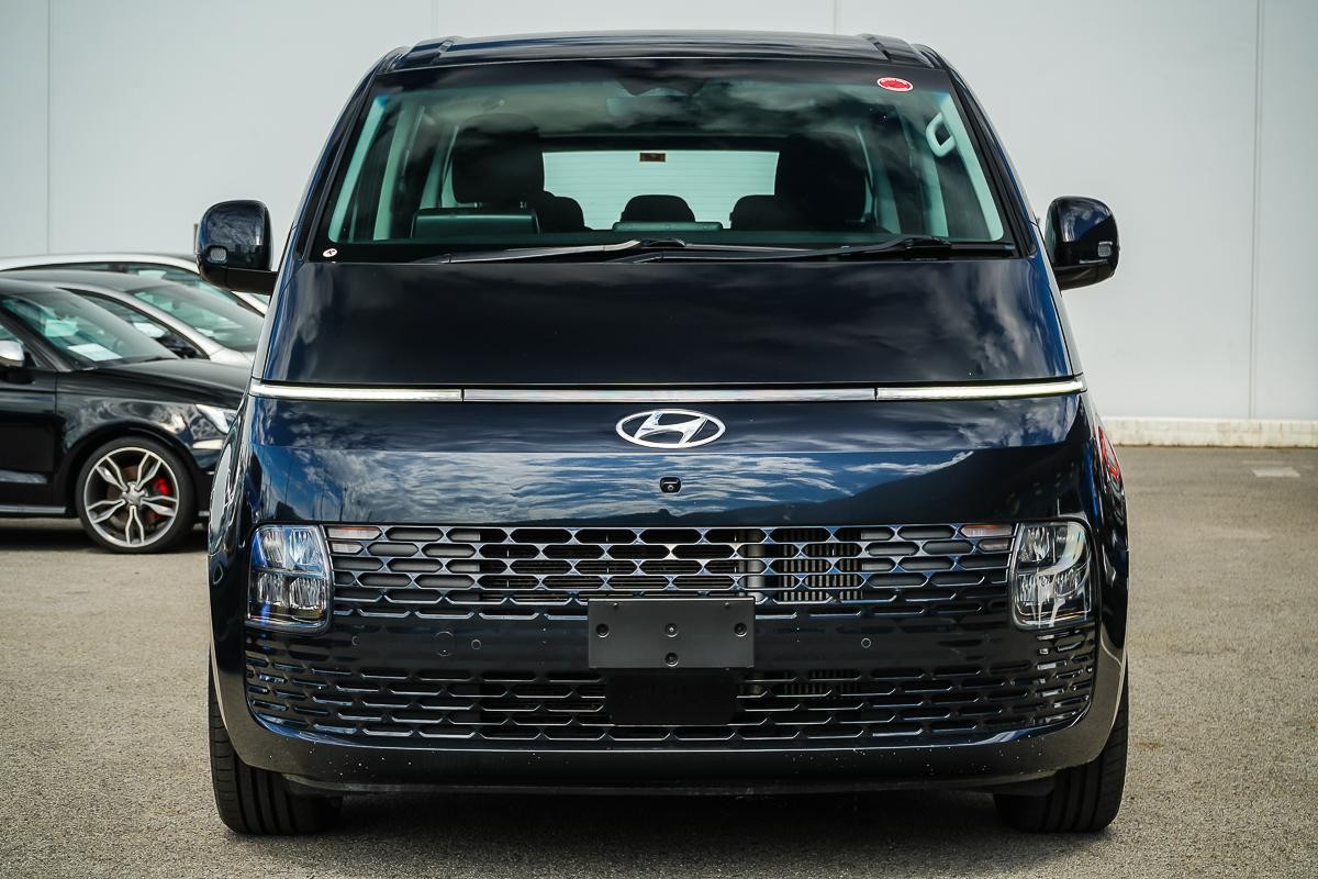 Hyundai Staria image 3