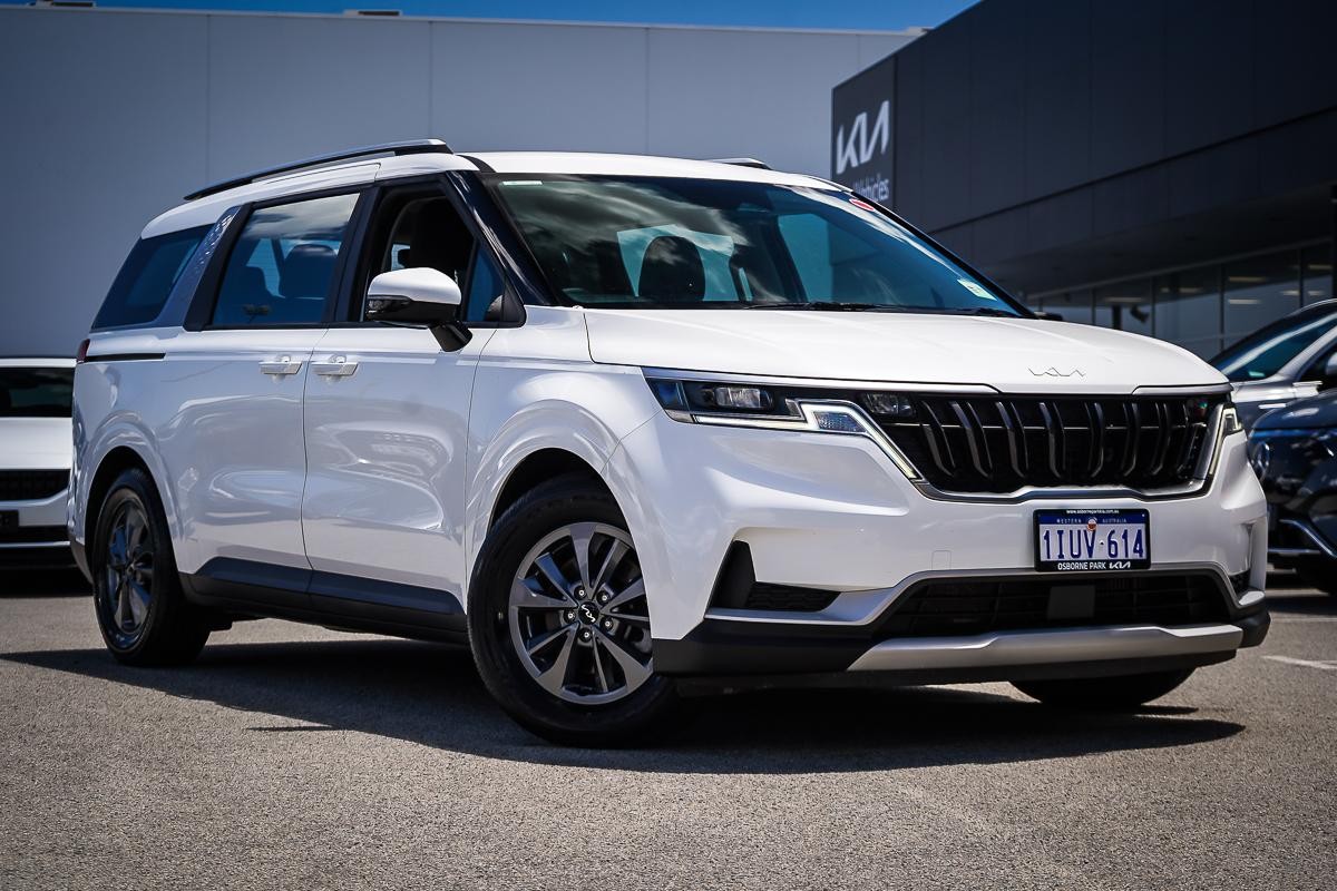 Kia Carnival image 1