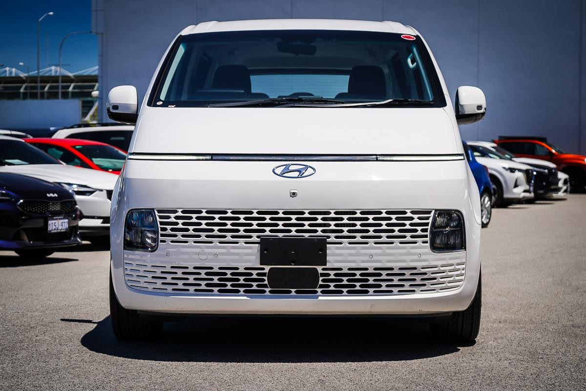 Hyundai Staria image 3