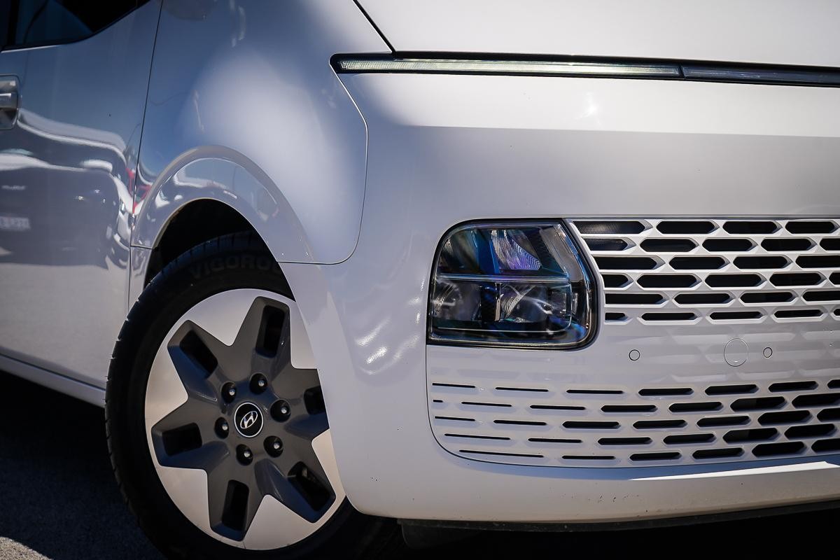 Hyundai Staria image 2