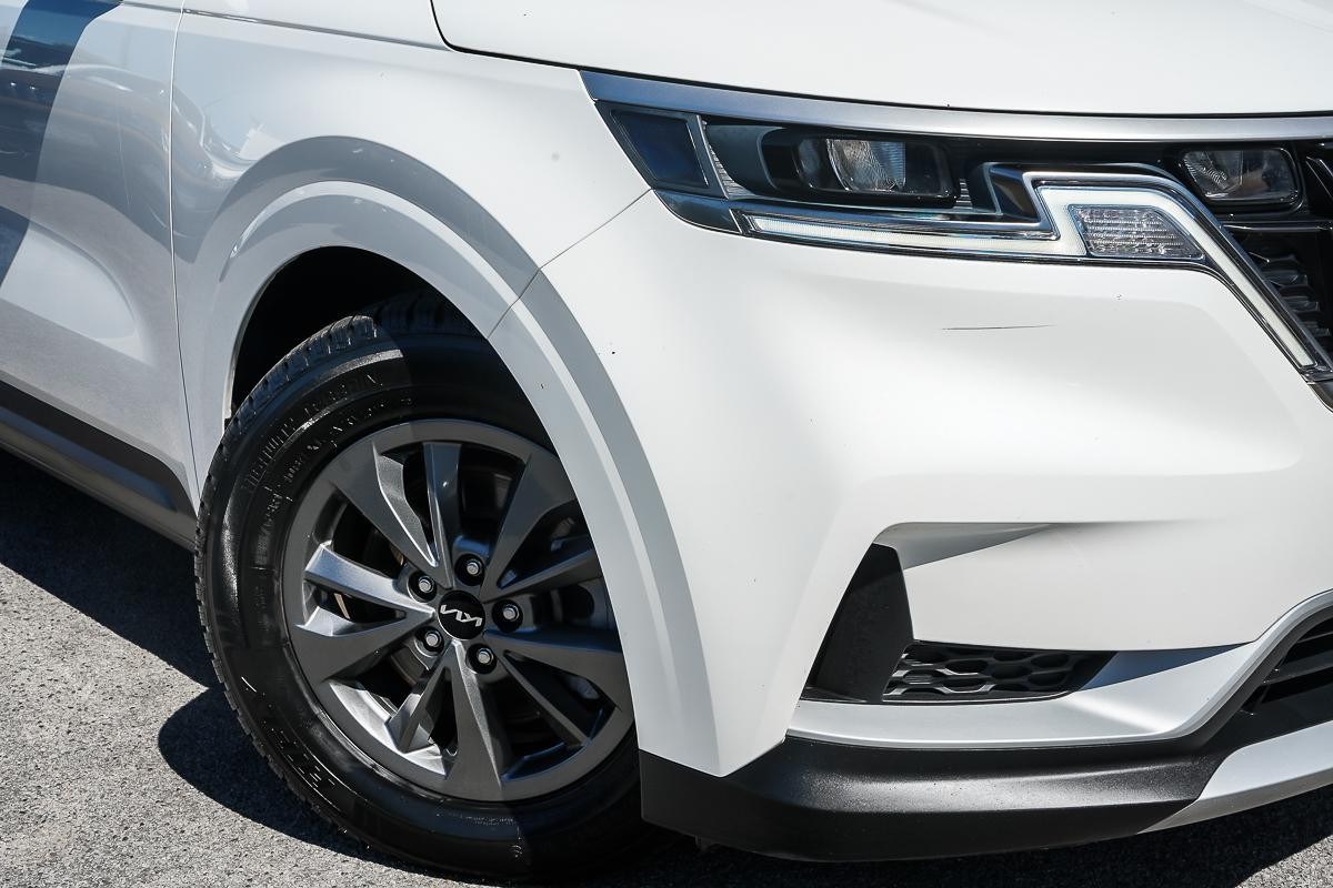 Kia Carnival image 2