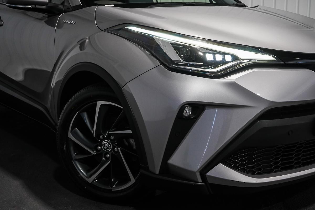 Toyota C-hr image 2