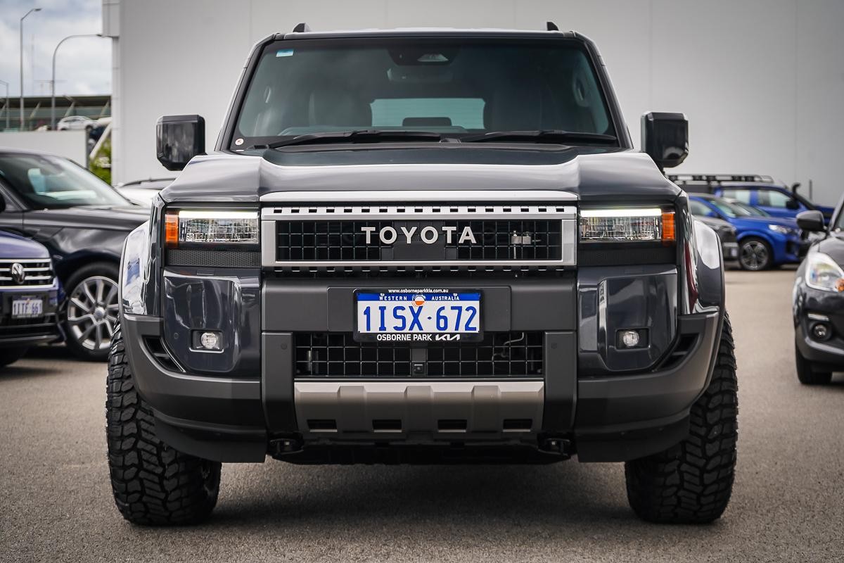 Toyota Landcruiser Prado image 3