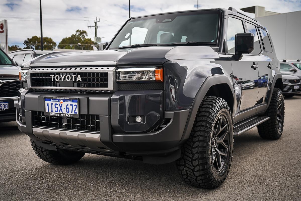 Toyota Landcruiser Prado image 4