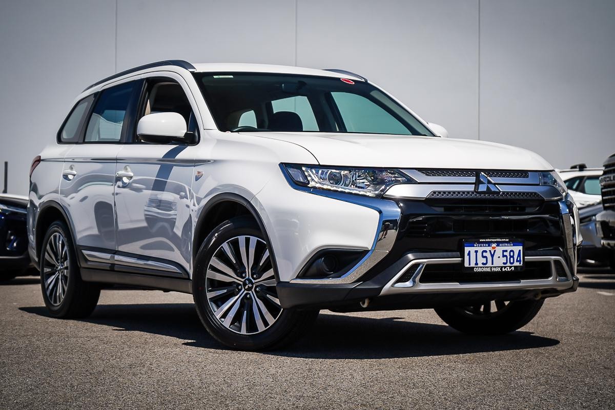 Mitsubishi Outlander image 1