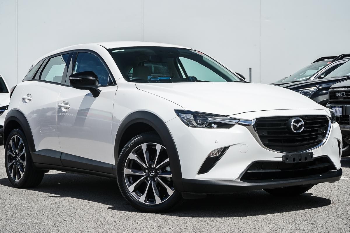 Mazda Cx-3 image 1