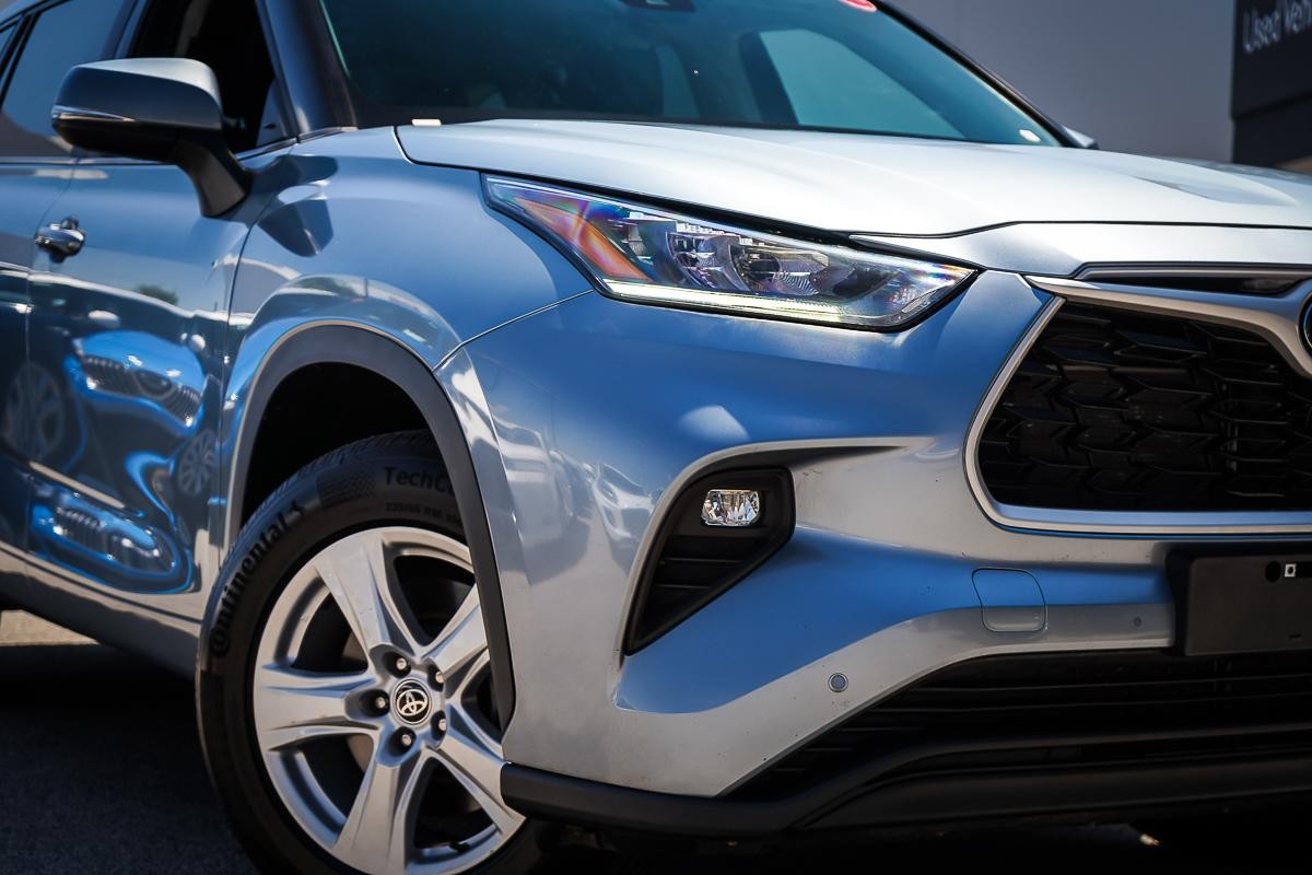 Toyota Kluger image 2