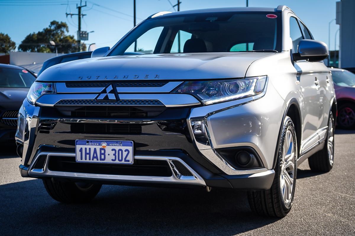 Mitsubishi Outlander image 4