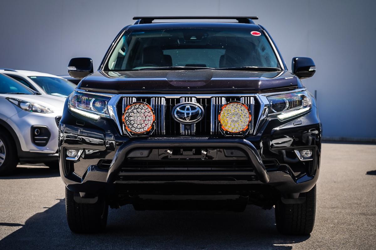 Toyota Landcruiser Prado image 3