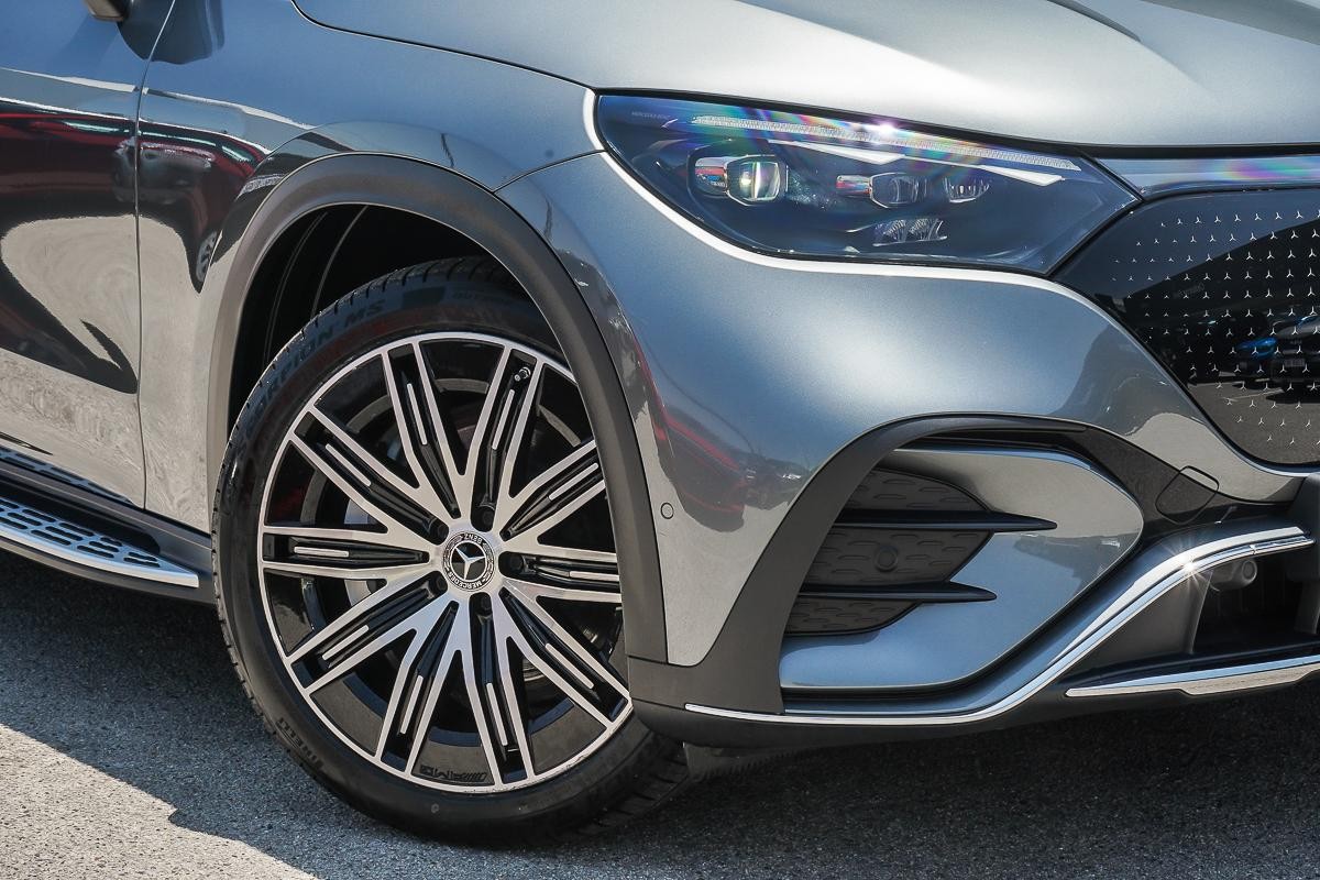 Mercedes Benz Eqe image 2