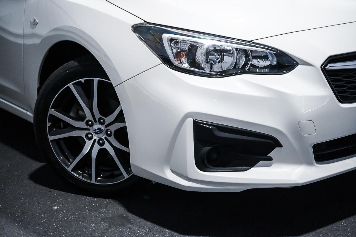 Subaru Impreza image 2