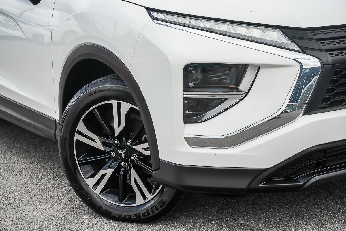 Mitsubishi Eclipse Cross image 2