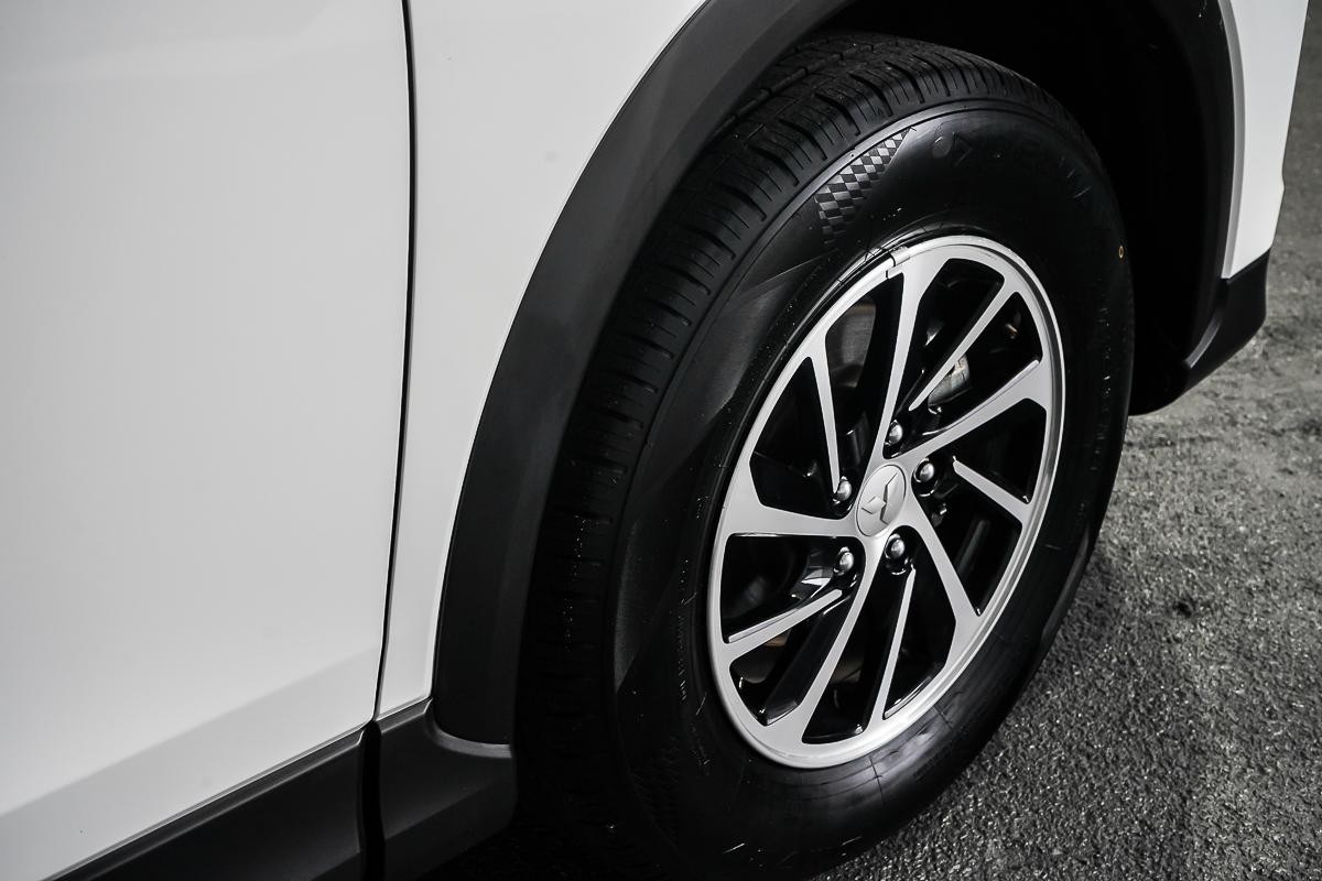 Mitsubishi Eclipse Cross image 3