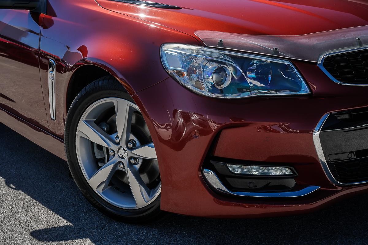 Holden Commodore image 2