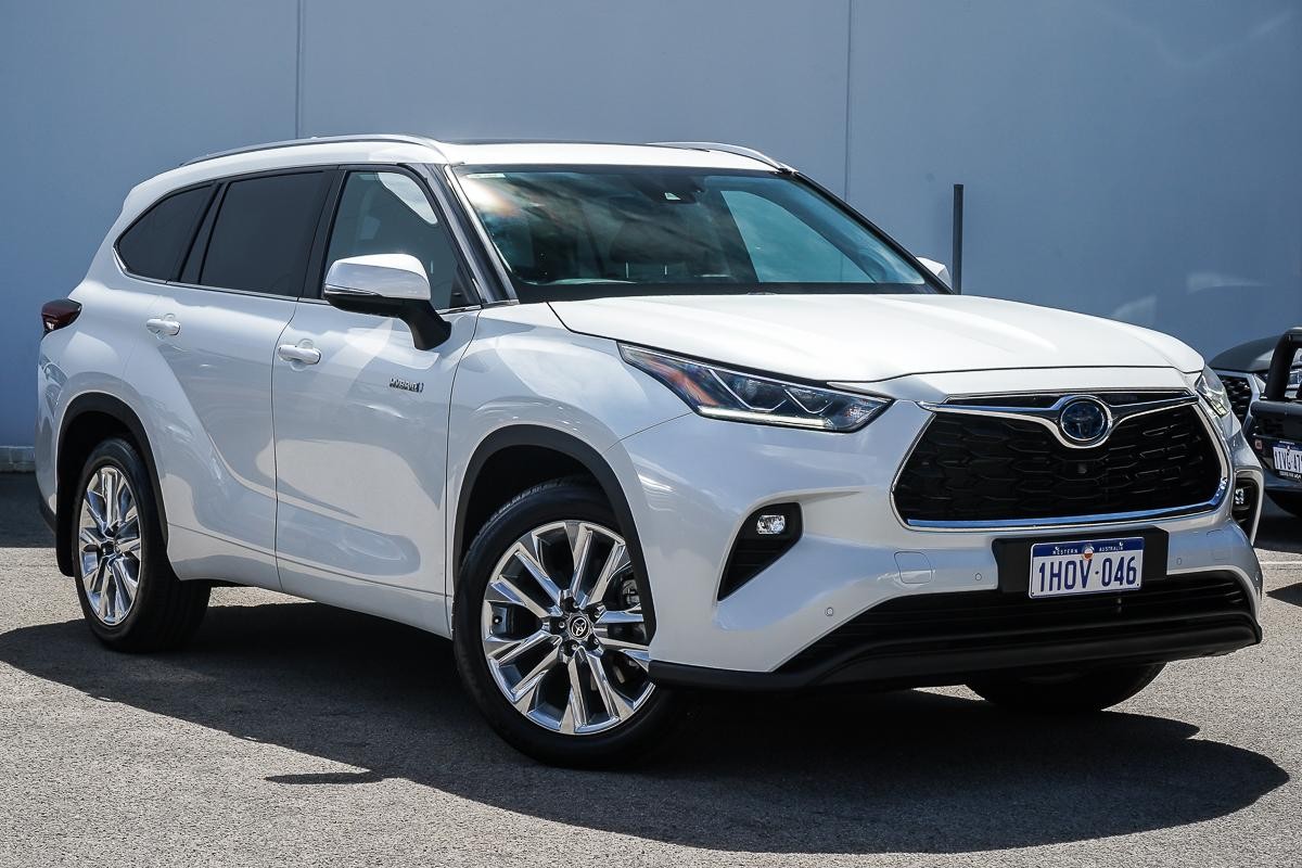 Toyota Kluger image 1