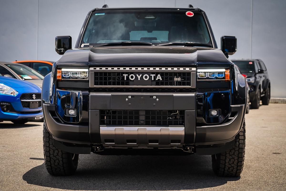 Toyota Landcruiser Prado image 3