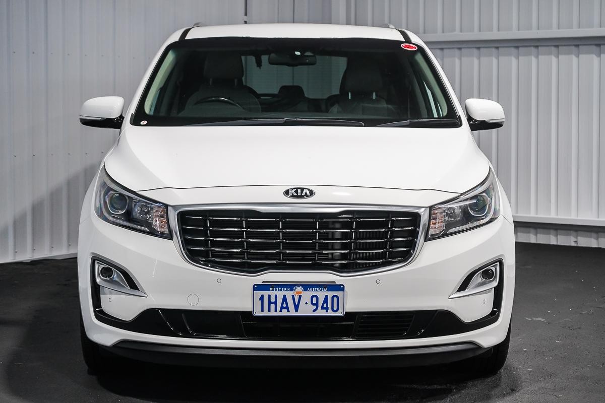 Kia Carnival image 3