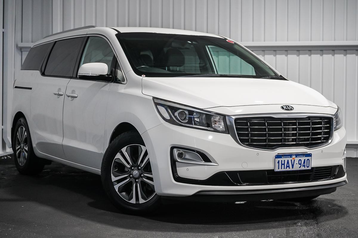 Kia Carnival image 1