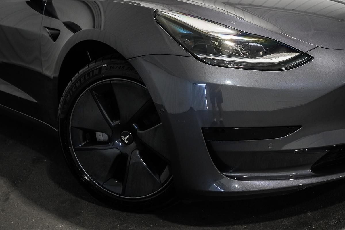Tesla Model 3 image 2
