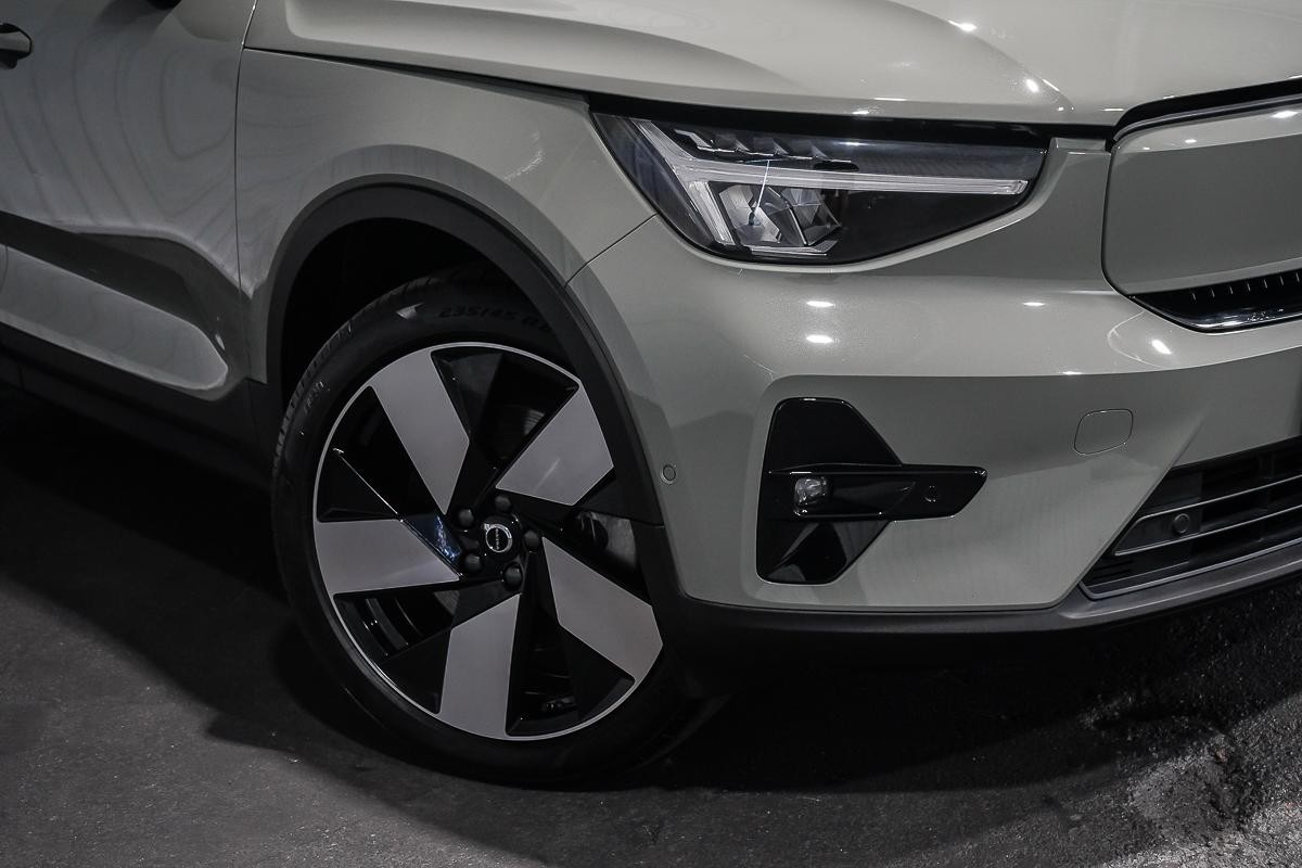Volvo Xc40 image 2